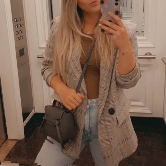 Meet your Posh Ambassador ⭐️, V - Picture 2 of 8